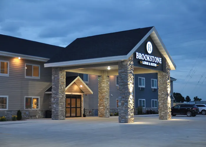 Motel: Brookstone Lodge & Suites